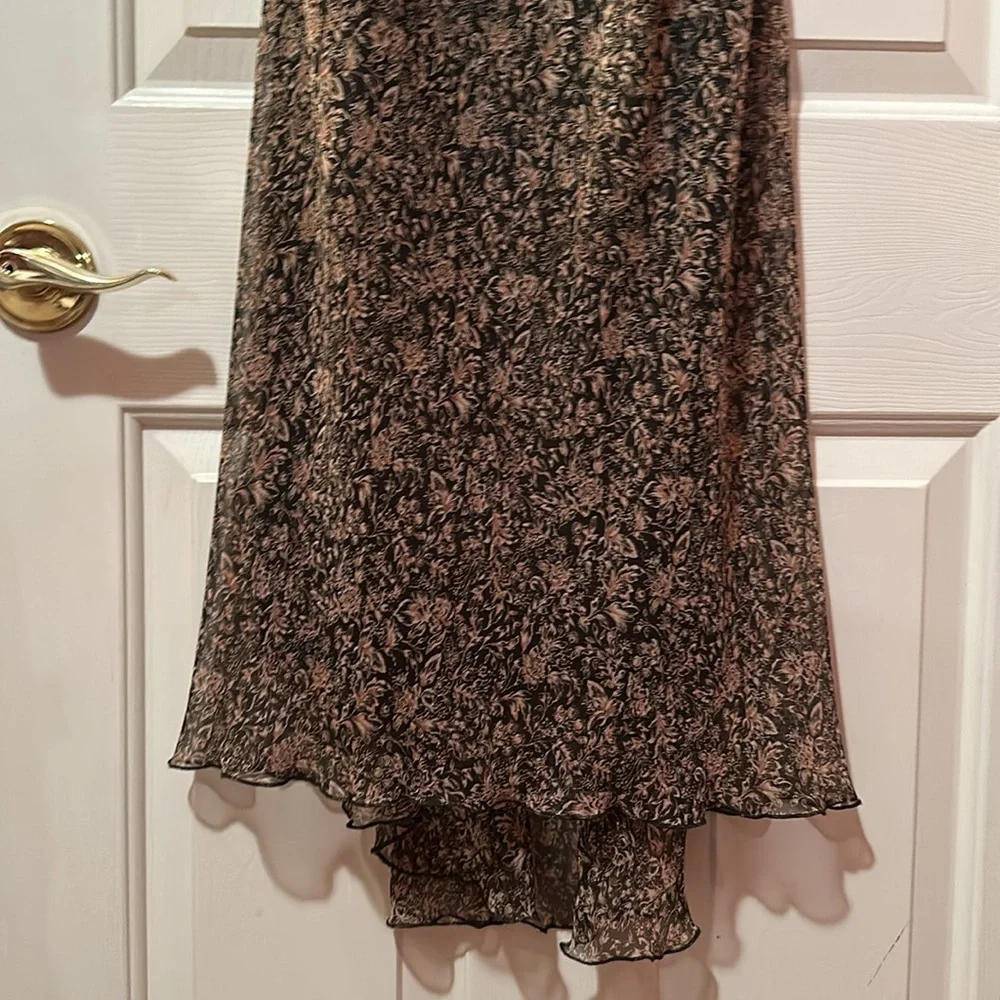 Excellent condition dress for fall, spring or summer!! Size: 12 - Picture 4 of 6